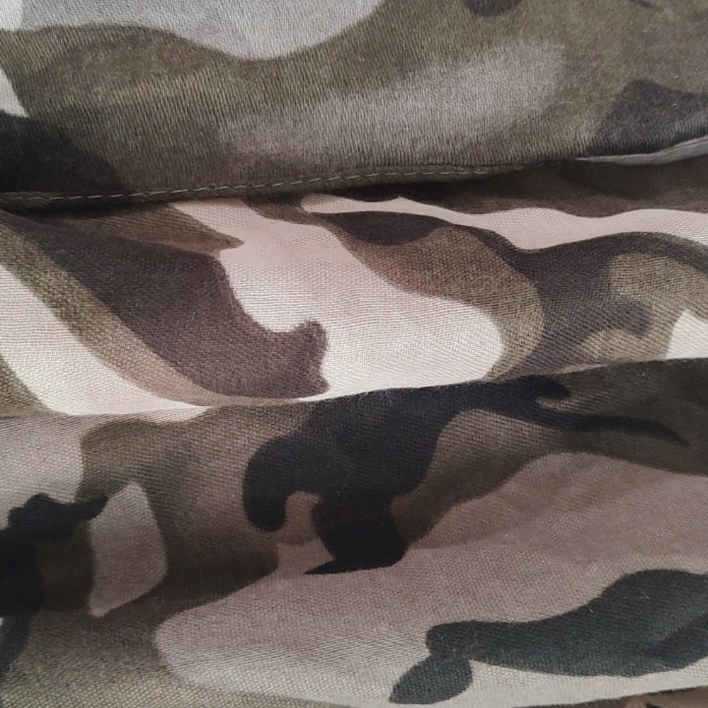 Camouflage Scarf - Picture 2 of 2
